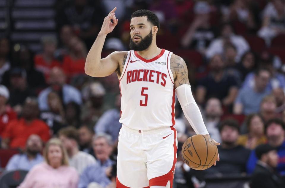 万年薪, 季的合同年 万年薪, 季的合同年